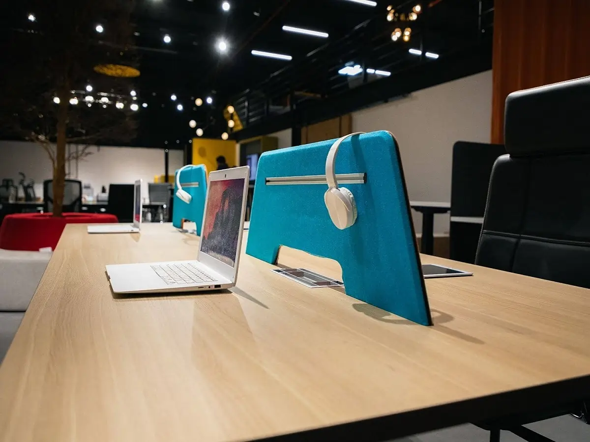 Modular office furniture company in Delhi
